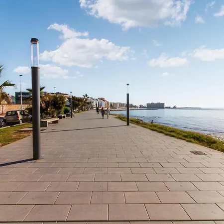 3 Bedroom Beach Front Apartment In Torrevieja * تورّيفيِخا